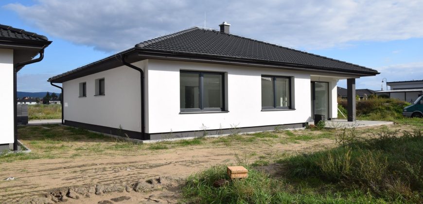 4-izbový bungalov s garážou v Zohore