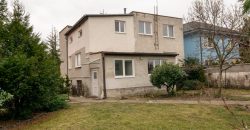 Nová cena ! 8 izieb, 2 kuchyne, pivnica, garáž u nás na Záhorí.