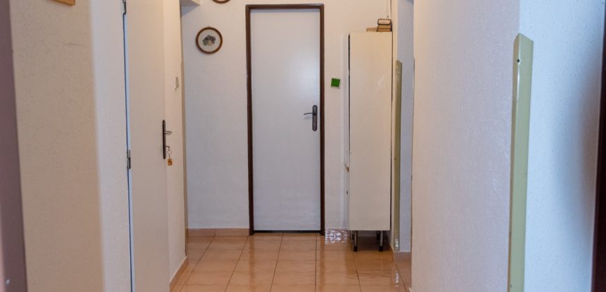 Nová cena ! 8 izieb, 2 kuchyne, pivnica, garáž u nás na Záhorí.