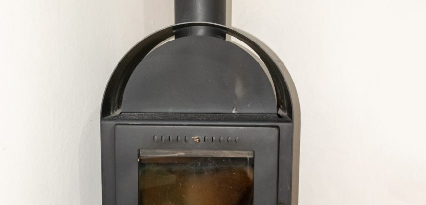 Nová cena ! 8 izieb, 2 kuchyne, pivnica, garáž u nás na Záhorí.
