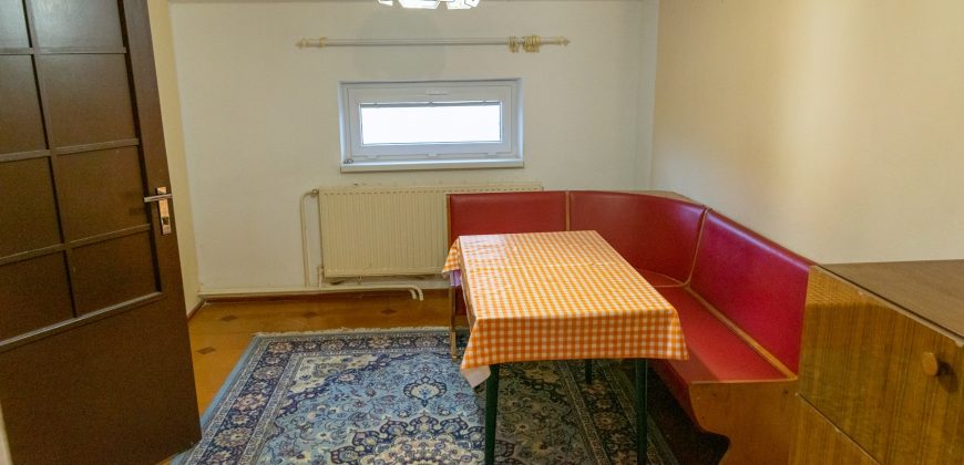 Nová cena ! 8 izieb, 2 kuchyne, pivnica, garáž u nás na Záhorí.