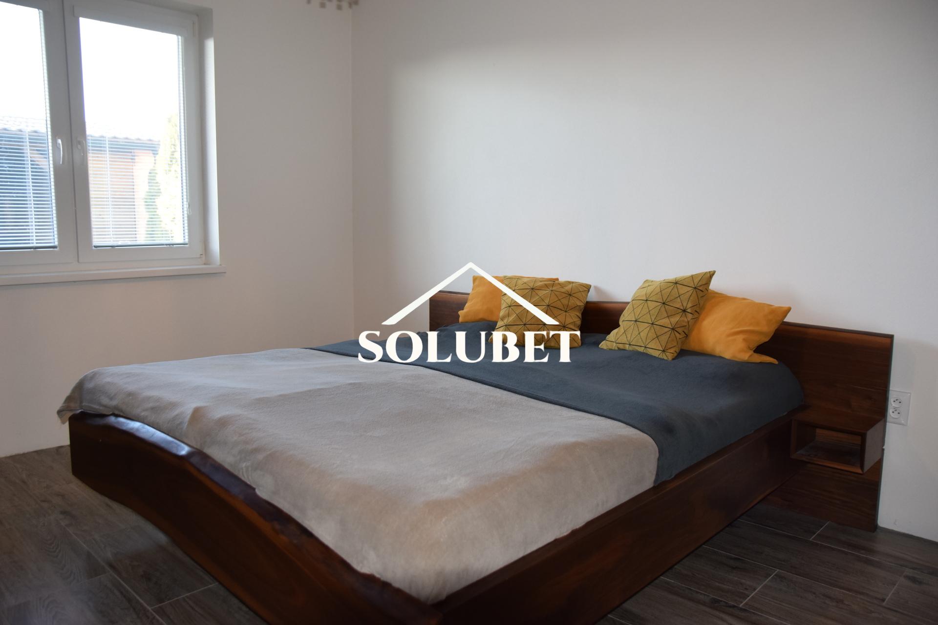 NOVÁ CENA! 3 izbový dom so zariadením, altánok….