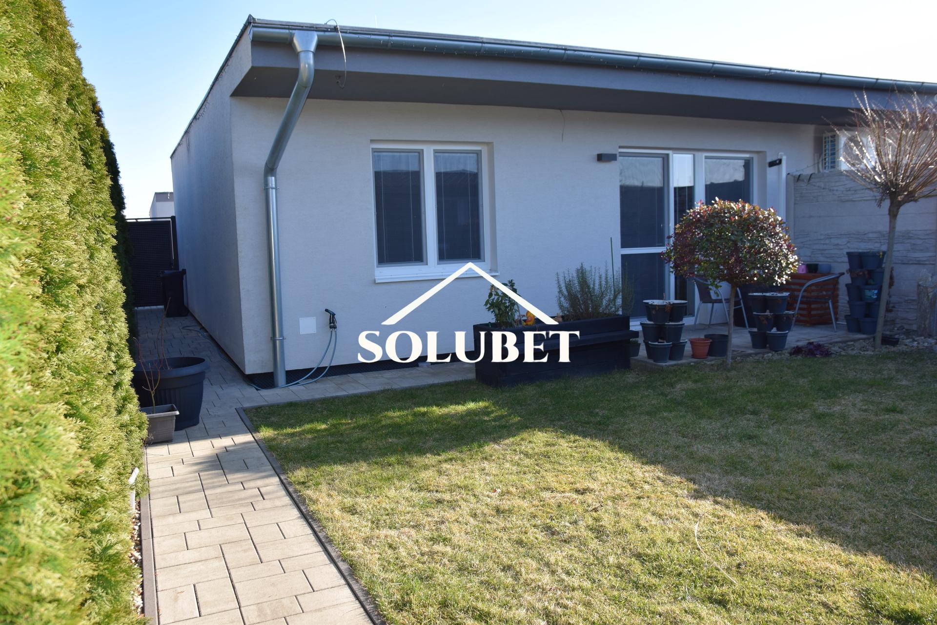 NOVÁ CENA! 3 izbový dom so zariadením, altánok….