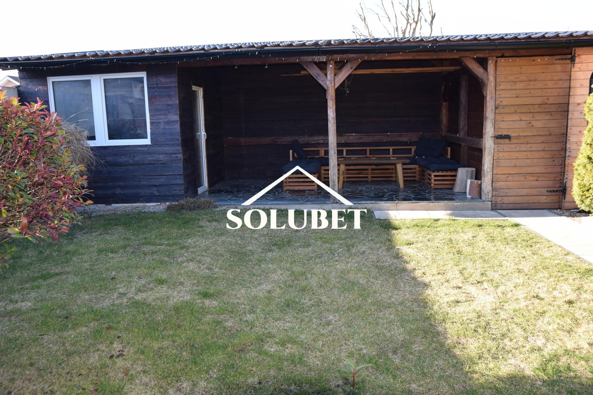 NOVÁ CENA! 3 izbový dom so zariadením, altánok….