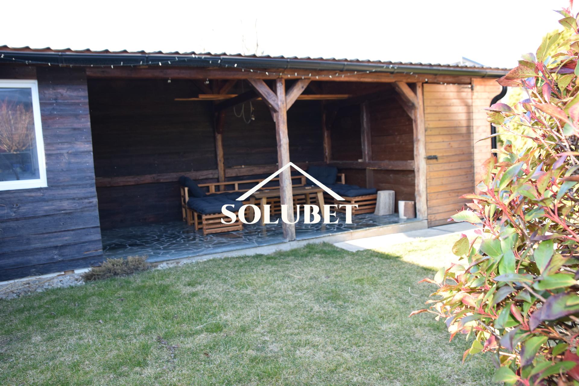 NOVÁ CENA! 3 izbový dom so zariadením, altánok….