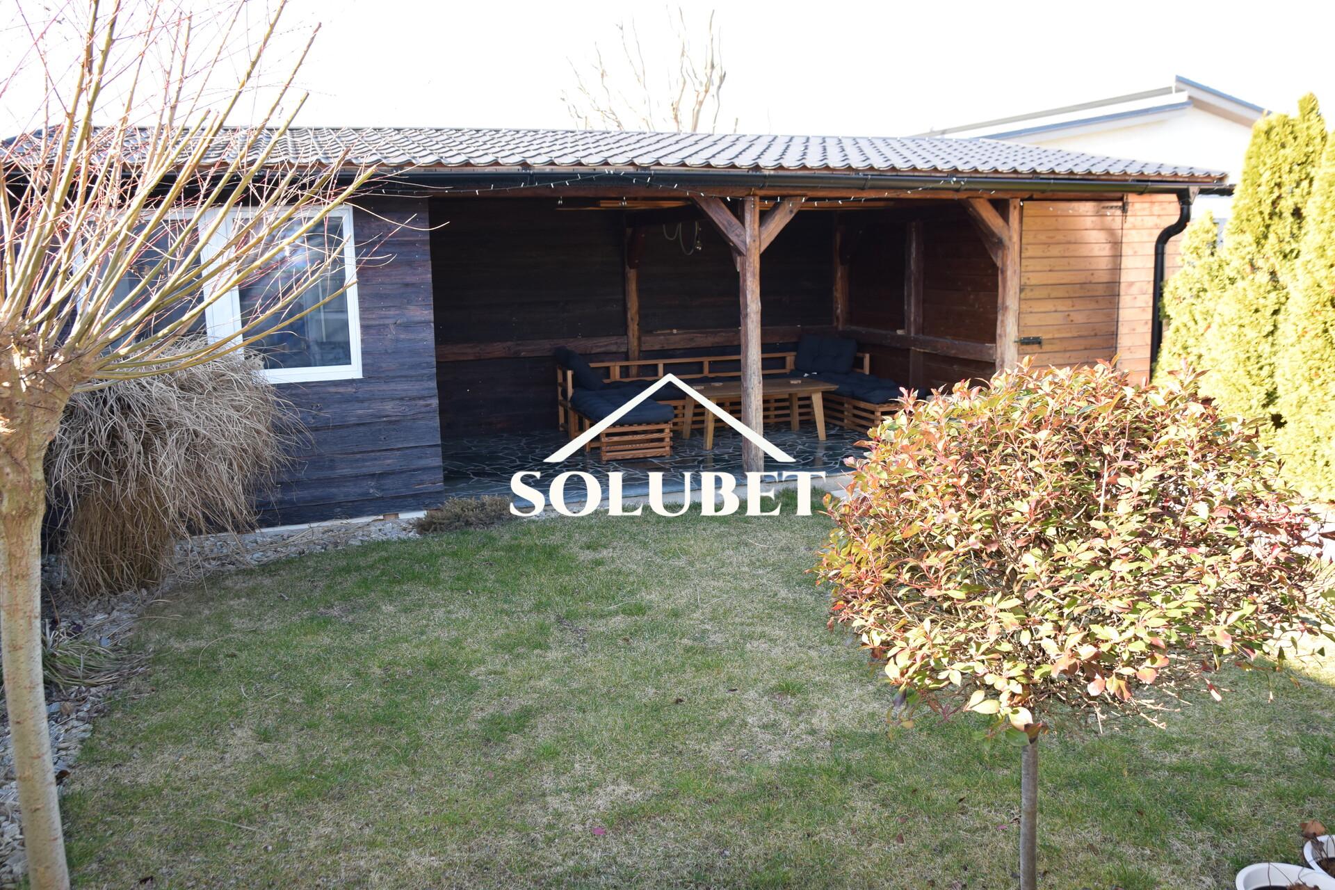 NOVÁ CENA! 3 izbový dom so zariadením, altánok….