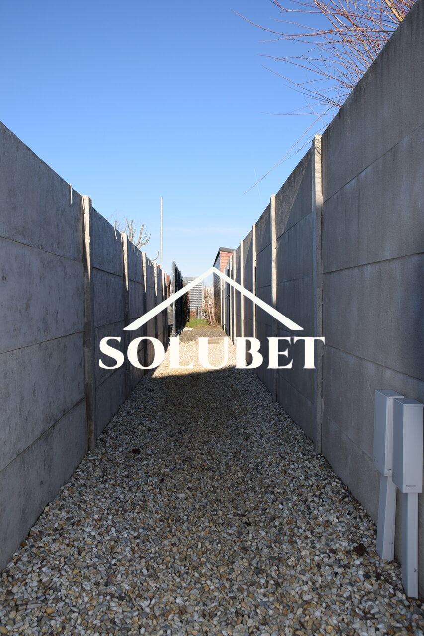 NOVÁ CENA! 3 izbový dom so zariadením, altánok….