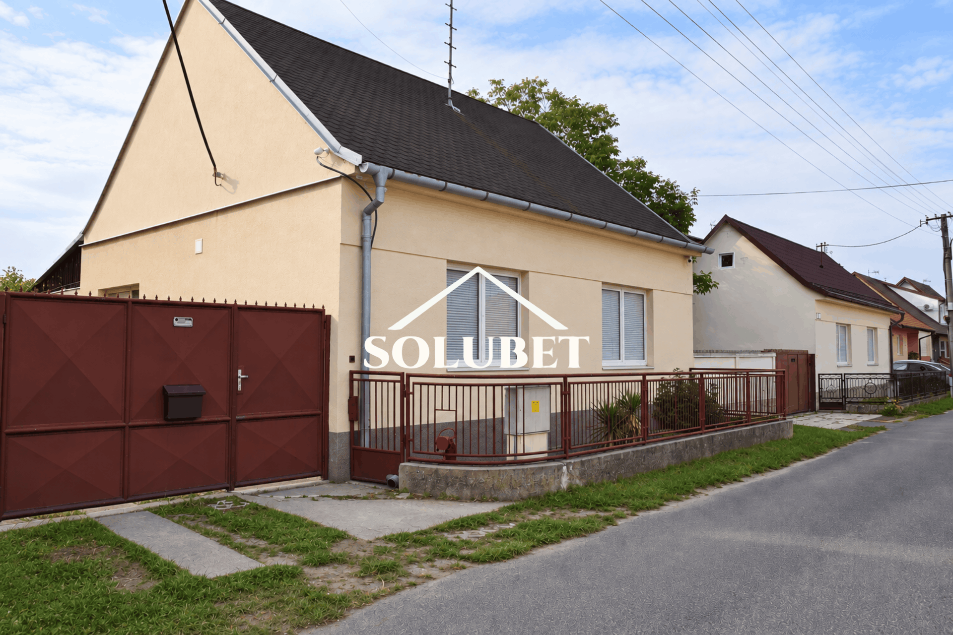 NOVINKA! Dom s terasou, garáž, dielňa, veľký pozemok … Láb, takže u nás na Záhorí