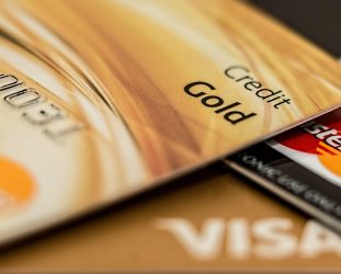 master-card-visa-credit-card-gold-164501